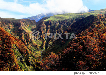 鳥海山紅葉　 70597492