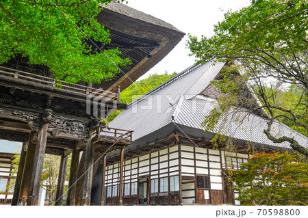 大町市 霊松寺山門と庫裏 大町市 霊松寺山門と庫裏 70598800