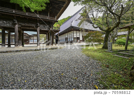 大町市 霊松寺山門と庫裏 大町市 霊松寺山門と庫裏 70598812