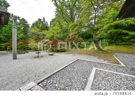 大町市 初秋の霊松寺境内 大町市 初秋の霊松寺境内 70598816