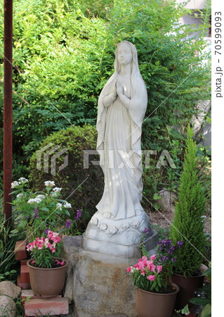 カトリック高槻教会のマリア像 カトリック高槻教会のマリア像 70599093