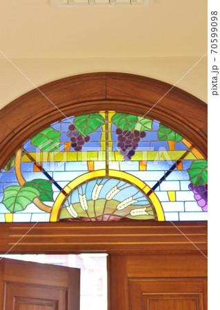 カトリック高槻教会のステンドグラス カトリック高槻教会のステンドグラス 70599098