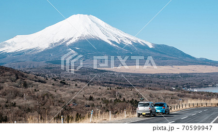 山中湖パノラマ台から望む富士山（冬） 70599947