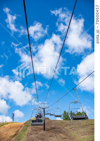 滋賀県高島市　びわこ函館山山頂のリフト 70600457