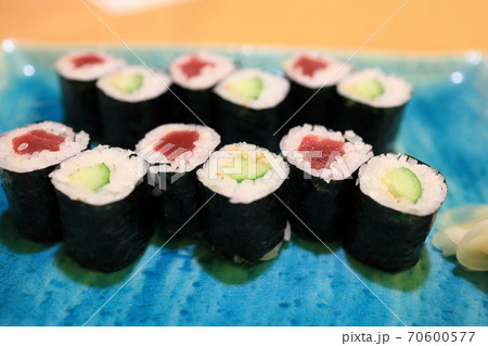 美味しい鉄火巻とかっぱ巻 70600577