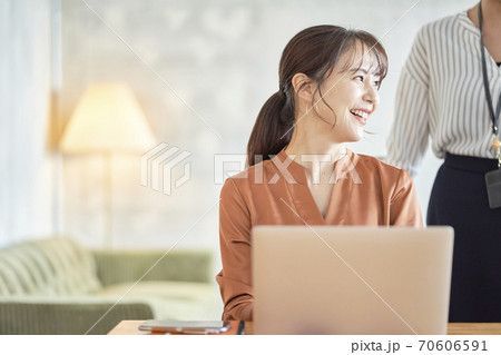 ビジネス 女性 ビジネス 女性 70606591
