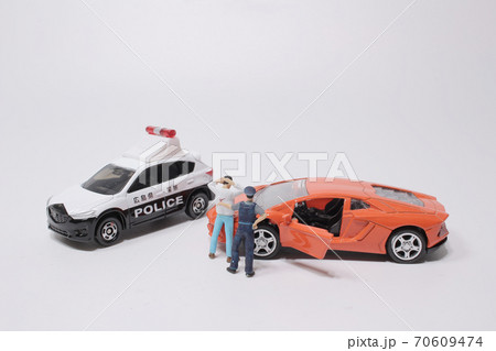 a Traffic accident, Scale police car model with figure a Traffic accident, Scale police car model with figure 70609474