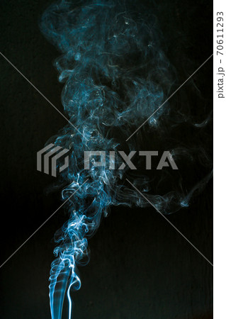 smoke cloud with black background. fog texture 70611293