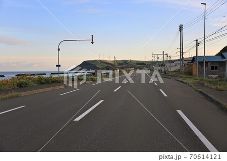 北海道の風景「国道238号線・宗谷岬への道」(北海道稚内市) 北海道の風景「国道238号線・宗谷岬への道」(北海道稚内市) 70614121