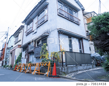 相続人がいなく誰も住まなくなった空き家の管理問題 相続人がいなく誰も住まなくなった空き家の管理問題 70614438