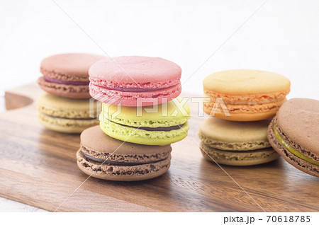 積み重ねたマカロン(撮影協力 ミルティーココ) 積み重ねたマカロン(撮影協力 ミルティーココ) 70618785