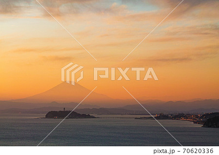 神奈川県/ 江ノ島 ・富士山 夕景 神奈川県/ 江ノ島 ・富士山 夕景 70620336