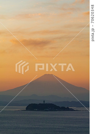 神奈川県/ 江ノ島 ・富士山 夕景 神奈川県/ 江ノ島 ・富士山 夕景 70620348