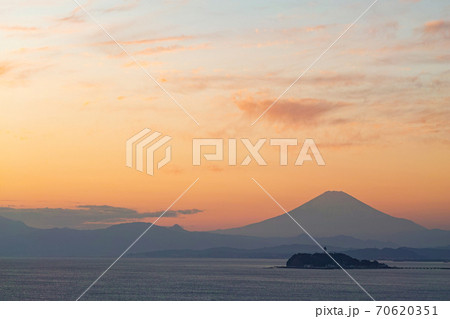 神奈川県/ 江ノ島 ・富士山 夕景 神奈川県/ 江ノ島 ・富士山 夕景 70620351