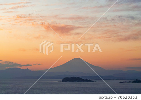 神奈川県/ 江ノ島 ・富士山 夕景 神奈川県/ 江ノ島 ・富士山 夕景 70620353