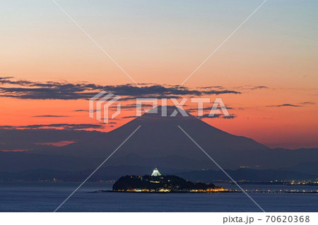 神奈川県/ 江ノ島 ・富士山 夕景 神奈川県/ 江ノ島 ・富士山 夕景 70620368