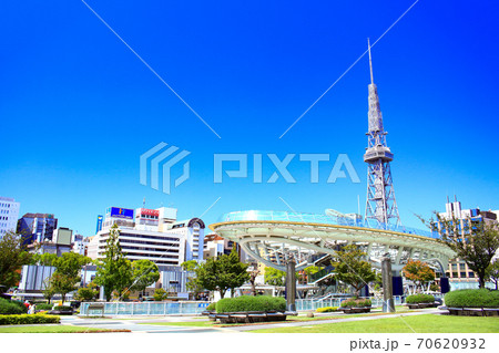 名古屋市、テレビ塔とオアシス21の風景 70620932