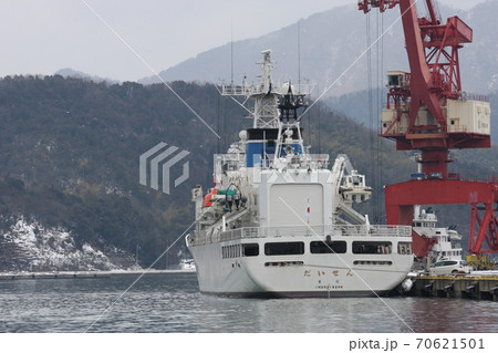 冬の舞鶴港に停泊中の巡視船、PLH-10「だいせん」 70621501