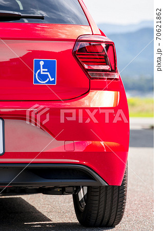 自動車の運転 車椅子マークの写真素材