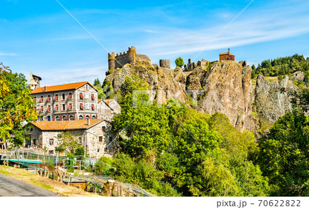 Arlempdes village with its castle on top of a basalt rock. Haute-Loire, France Arlempdes village with its castle on top of a basalt rock. Haute-Loire, France 70622822