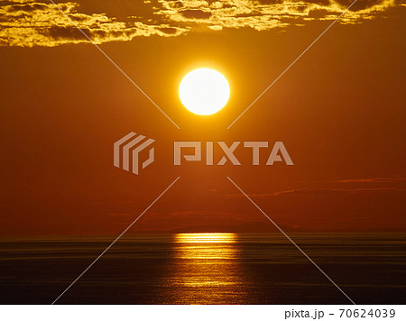 鳥ヶ首岬灯台付近からの夕景・夕日 新潟県上越市 70624039