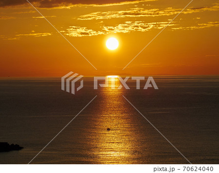 鳥ヶ首岬灯台付近からの夕景・夕日 新潟県上越市 70624040