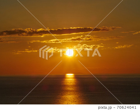 鳥ヶ首岬灯台付近からの夕景・夕日 新潟県上越市 70624041