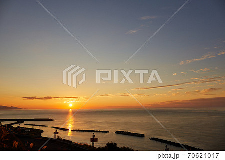 鳥ヶ首岬灯台付近からの夕景 新潟県上越市 70624047