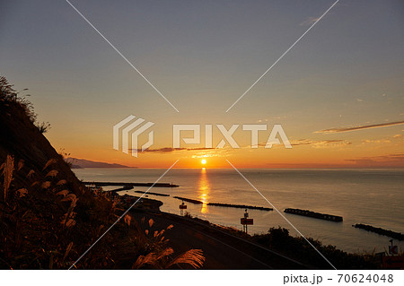 鳥ヶ首岬灯台付近からの夕景 新潟県上越市 70624048
