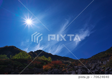 秋空と紅葉の天狗原 秋空と紅葉の天狗原 70624640