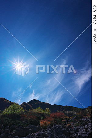 秋空と紅葉の天狗原 秋空と紅葉の天狗原 70624645