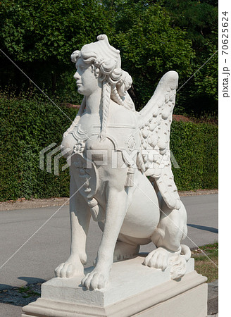 Sphinx in Lower Belvedere park 70625624