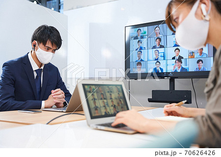 オンライン会議 ビデオ会議 テレビ会議 ウェブ会議 リモートワーク リモート テレワーク 社内会議 オンライン会議 ビデオ会議 テレビ会議 ウェブ会議 リモートワーク リモート テレワーク 社内会議 70626426