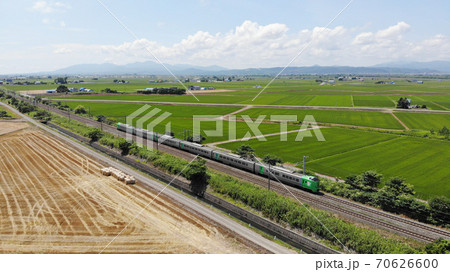 空知平野を疾走する特急ライラック 70626600