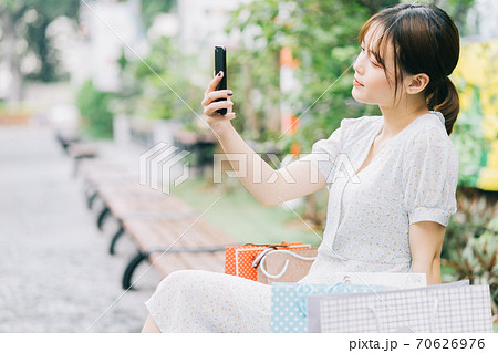 Beautiful woman, shopping 70626976