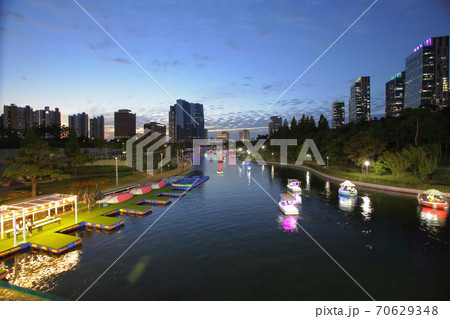 夕暮れ 旅行 景色 70629348