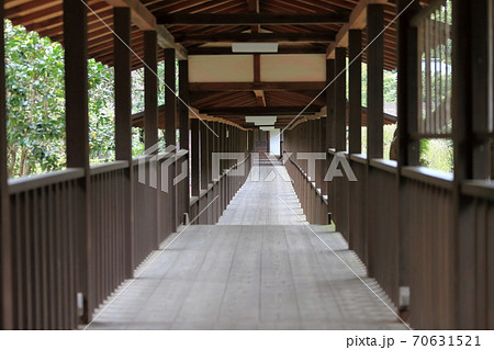 お寺の長い廊下 イメージ お寺の長い廊下 イメージ 70631521