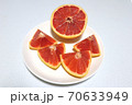 切ったグレープフルーツ 70633949