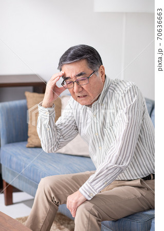シニア男性 頭痛 トラブル シニア男性 頭痛 トラブル 70636663