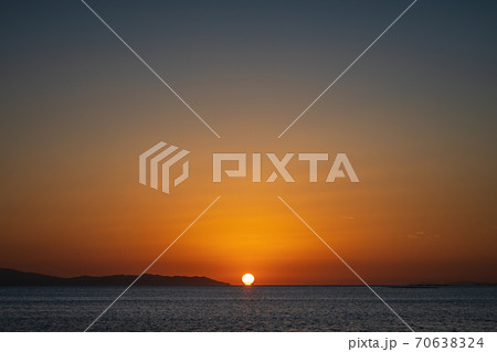 ダルマ夕陽 70638324