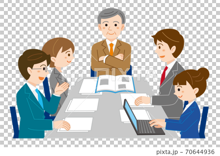 オフィスで上司と会議をするスーツを着た男女/白背景 70644936