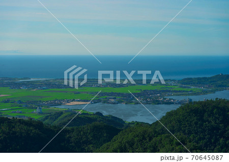 《鳥取県》羽衣石山の展望台から眺める風景 《鳥取県》羽衣石山の展望台から眺める風景 70645087