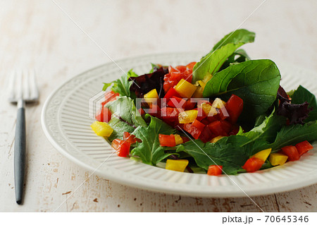 彩り野菜サラダ 彩り野菜サラダ 70645346