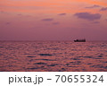 ロン島の夕日 70655324