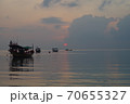 ロン島の朝日 70655327