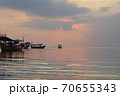 ロン島の朝日 70655343