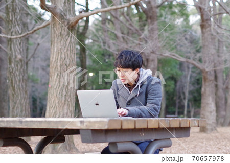 テレワーク 70657978