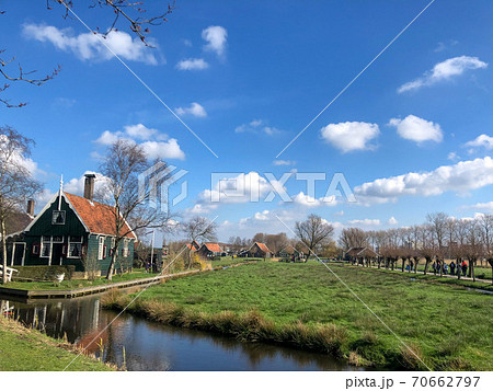 ヨーロッパ オランダ の田舎風景の写真素材
