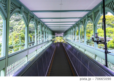 長崎県長崎市　グラバー園　動く歩道 70665090