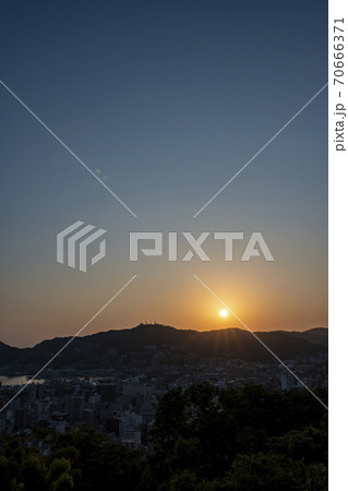 長崎県長崎市 市街地の夕景 都市景観 長崎県長崎市 市街地の夕景 都市景観 70666371